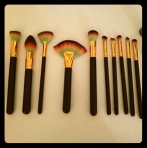 Full makeup brush set-colored hairs